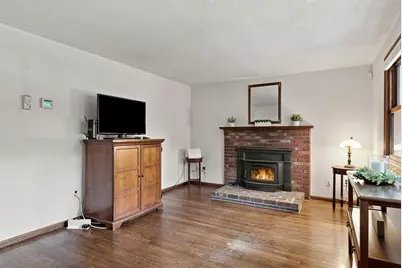 19 Pembroke St, Marlborough, MA 01752 - Photo 6