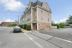688 Gorham St, Lowell, MA 01852 - Photo 38