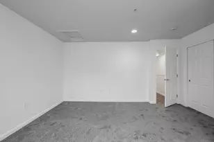 688 Gorham St, Lowell, MA 01852 - Photo 30