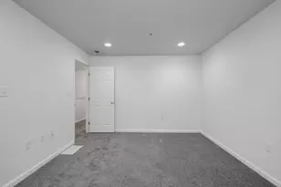 688 Gorham St, Lowell, MA 01852 - Photo 24