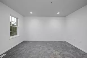 688 Gorham St, Lowell, MA 01852 - Photo 20