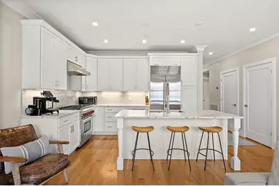 201 W 8th St #3A, Boston, MA 02127 - Photo 4