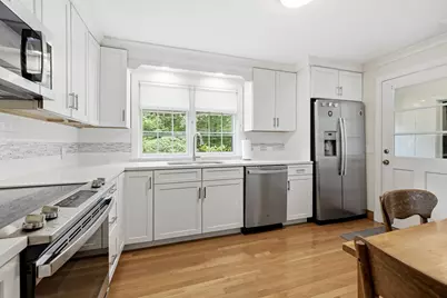 18 Red Gate Ln, Amherst, MA 01002 - Photo 4