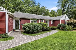 18 Red Gate Ln, Amherst, MA 01002 - Photo 2