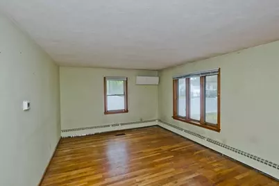 84 Bourbeau St, Chicopee, MA 01020 - Photo 8