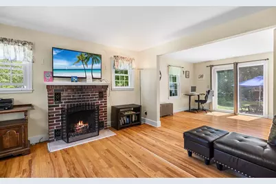 779 Oxford St  S, Auburn, MA 01501 - Photo 2