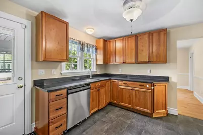 779 Oxford St  S, Auburn, MA 01501 - Photo 10