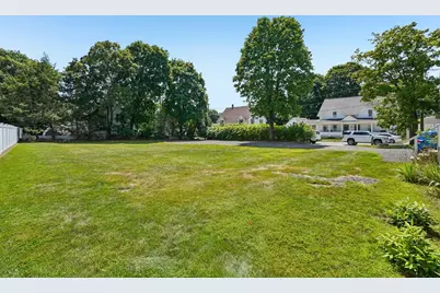 59 Hartford Ave E, Uxbridge, MA 01569 - Photo 32