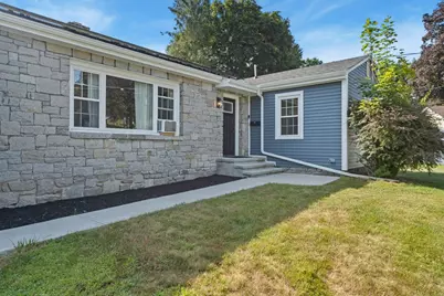5 5th Ave, Dudley, MA 01571 - Photo 4