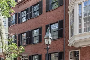 54 Pinckney St, Boston, MA 02114 - Photo 2