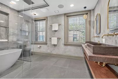 54 Pinckney St, Boston, MA 02114 - Photo 14