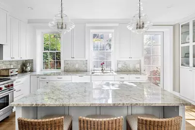54 Pinckney St, Boston, MA 02114 - Photo 8