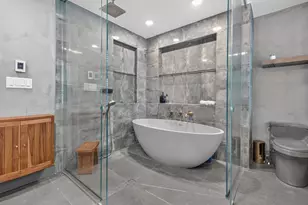 54 Pinckney St, Boston, MA 02114 - Photo 14