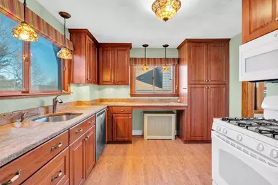 11-13 Bridgham Ave #2, Watertown, MA 02472 - Photo 2