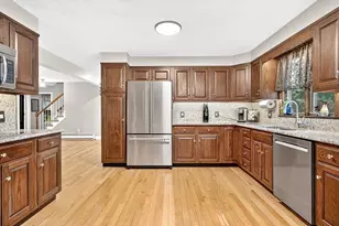 240 Meadow Wood Dr, Holden, MA 01520 - Photo 12