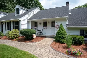 240 Meadow Wood Dr, Holden, MA 01520 - Photo 2