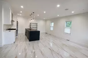 13 Quincy St, Somerville, MA 02143 - Photo 2