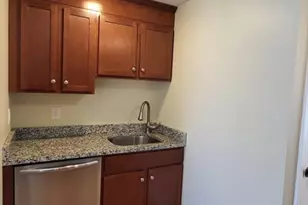 75 Bowers St, Lowell, MA 01854 - Photo 4