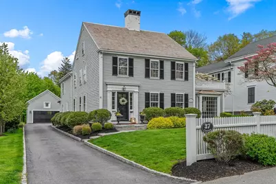 37 Lincoln St, Hingham, MA 02043 - Photo 2
