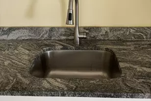 83 Lane St, Lowell, MA 01851 - Photo 10