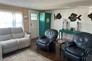 12 Waterman St, Mattapoisett, MA 02739 - Photo 2