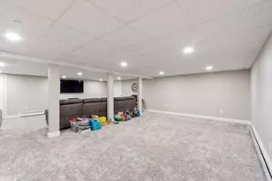 14 Lakeview Ave, Danvers, MA 01923 - Photo 32