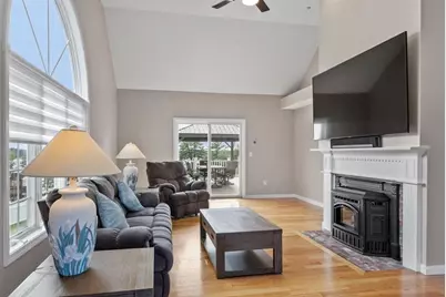 14 Lakeview Ave, Danvers, MA 01923 - Photo 12