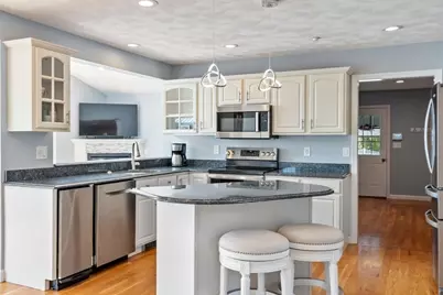 14 Lakeview Ave, Danvers, MA 01923 - Photo 8