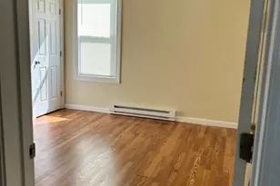 327 Hamilton St, Worcester, MA 01604 - Photo 6