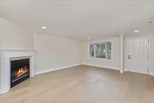 25 Whittier Meadows Dr, Amesbury, MA 01913 - Photo 10