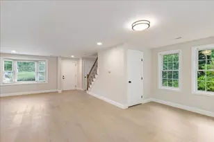 25 Whittier Meadows Dr, Amesbury, MA 01913 - Photo 8