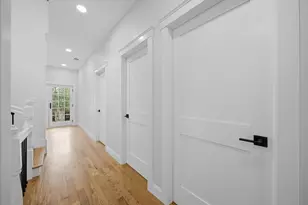 16 Putnam St, Somerville, MA 02143 - Photo 18