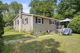 122 Paula Cir, East Brookfield, MA 01515 - Photo 1
