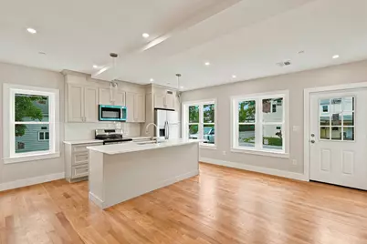 4 Mayhew St #B, Framingham, MA 01702 - Photo 2
