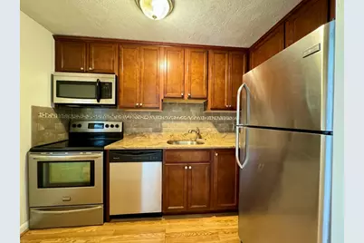 96 Fountain Ln #11, Weymouth, MA 02190 - Photo 2