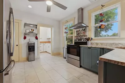 32 Ocean St, Beverly, MA 01915 - Photo 12