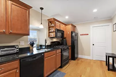 75 Pine St #31, Waltham, MA 02453 - Photo 6