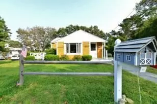 208 Standish Rd, Bourne, MA 02562 - Photo 18