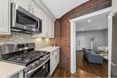 1880 Beacon St #6, Brookline, MA 02445 - Photo 4