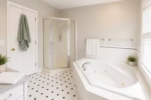 33 Woodlea Rd, North Andover, MA 01845 - Photo 10