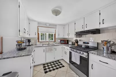 458 Orswell St, Fall River, MA 02721 - Photo 16