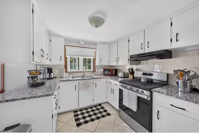 458 Orswell St, Fall River, MA 02721 - Photo 16