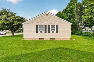 458 Orswell St, Fall River, MA 02721 - Photo 10