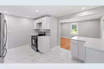 4 Hale St, West Springfield, MA 01108 - Photo 10