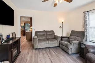 27 Elm Hill Ave, Leominster, MA 01453 - Photo 18