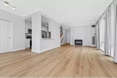 1 Warren St #109, Boston, MA 02129 - Photo 4