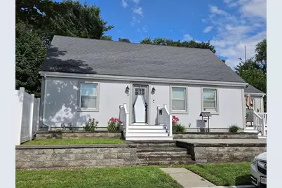 10 Wayne St, Fall River, MA 02721 - Photo 4