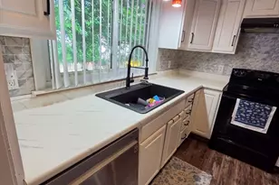 10 Wayne St, Fall River, MA 02721 - Photo 8