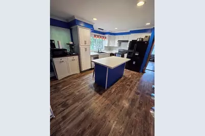 10 Wayne St, Fall River, MA 02721 - Photo 6