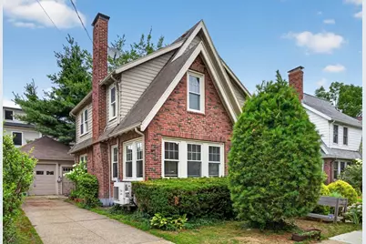 45 Hamlet St, Arlington, MA 02474 - Photo 2